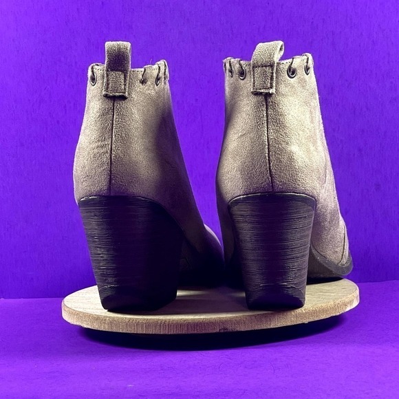 Coconuts by Matisse Women's Gray Suede Bamba Ankle Booties Shoe Size 6.5 - Picture 4 of 9